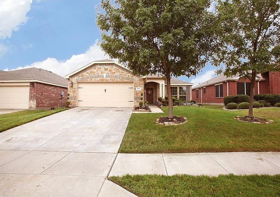 1st image of 805 Bamboo Dr