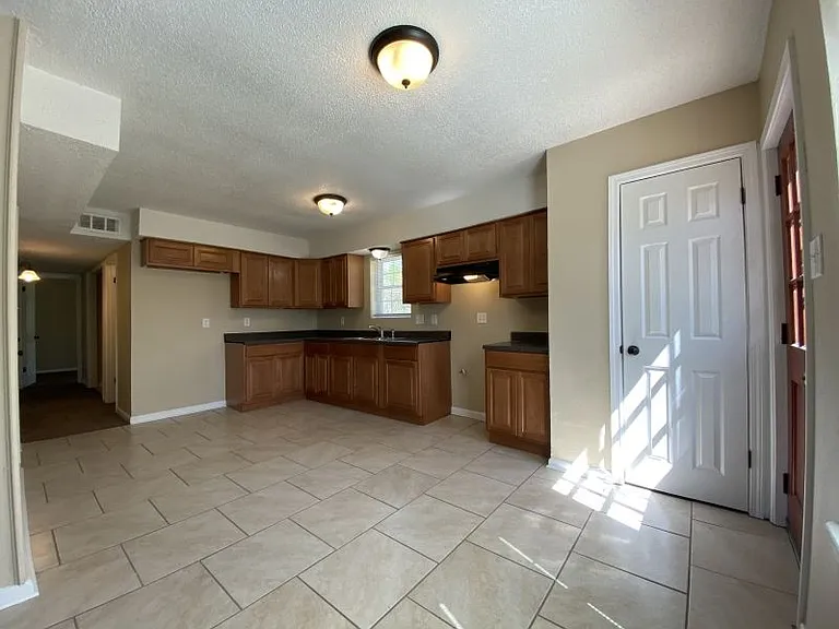 5378 Clinchport Cir — Photo 3