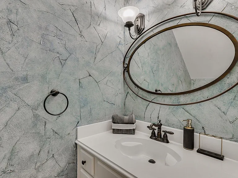 4402 Goodwin St — Photo 32