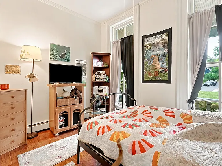 1004 Delaware Ave #4 — Photo 3