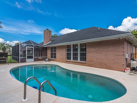 124 Baywind Dr Exterior-9
