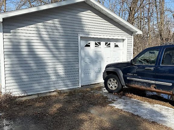 2nd image of 29070 McHugh Rd