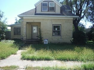 109 W Howard St, Brook, IN