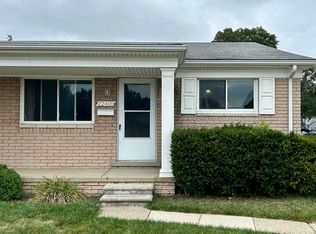 22401 Violet St #22405VIOLET, Saint Clair Shores, MI