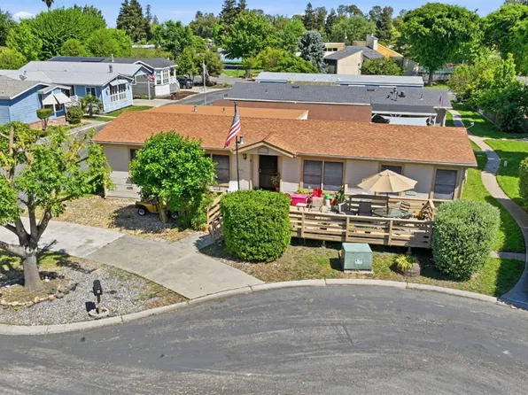 6 Blackberry Ct, Lodi, CA 95242