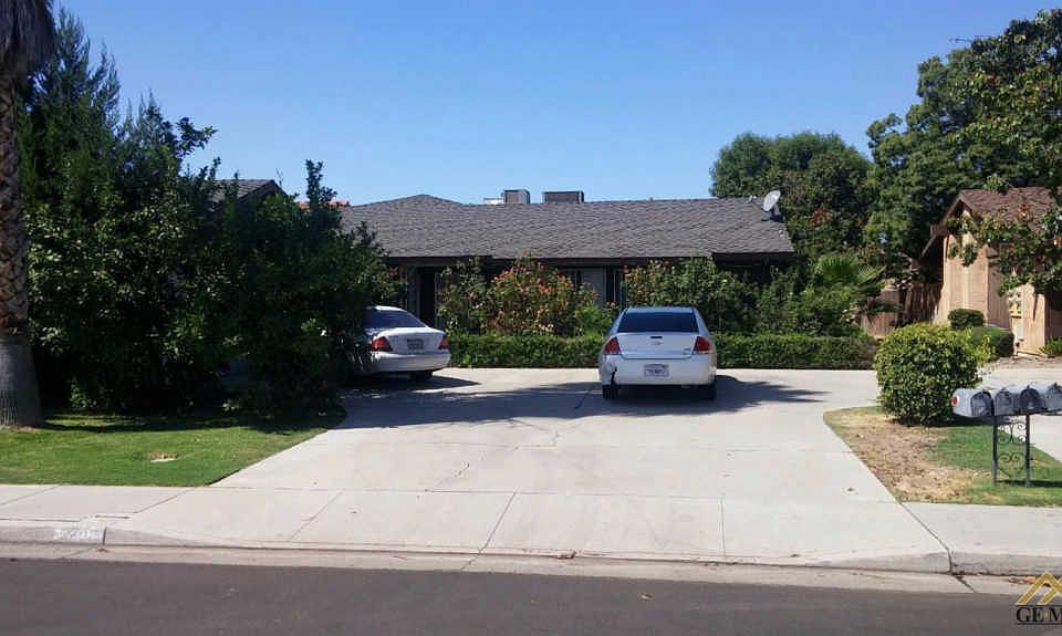 1st image of 3208 La Costa St