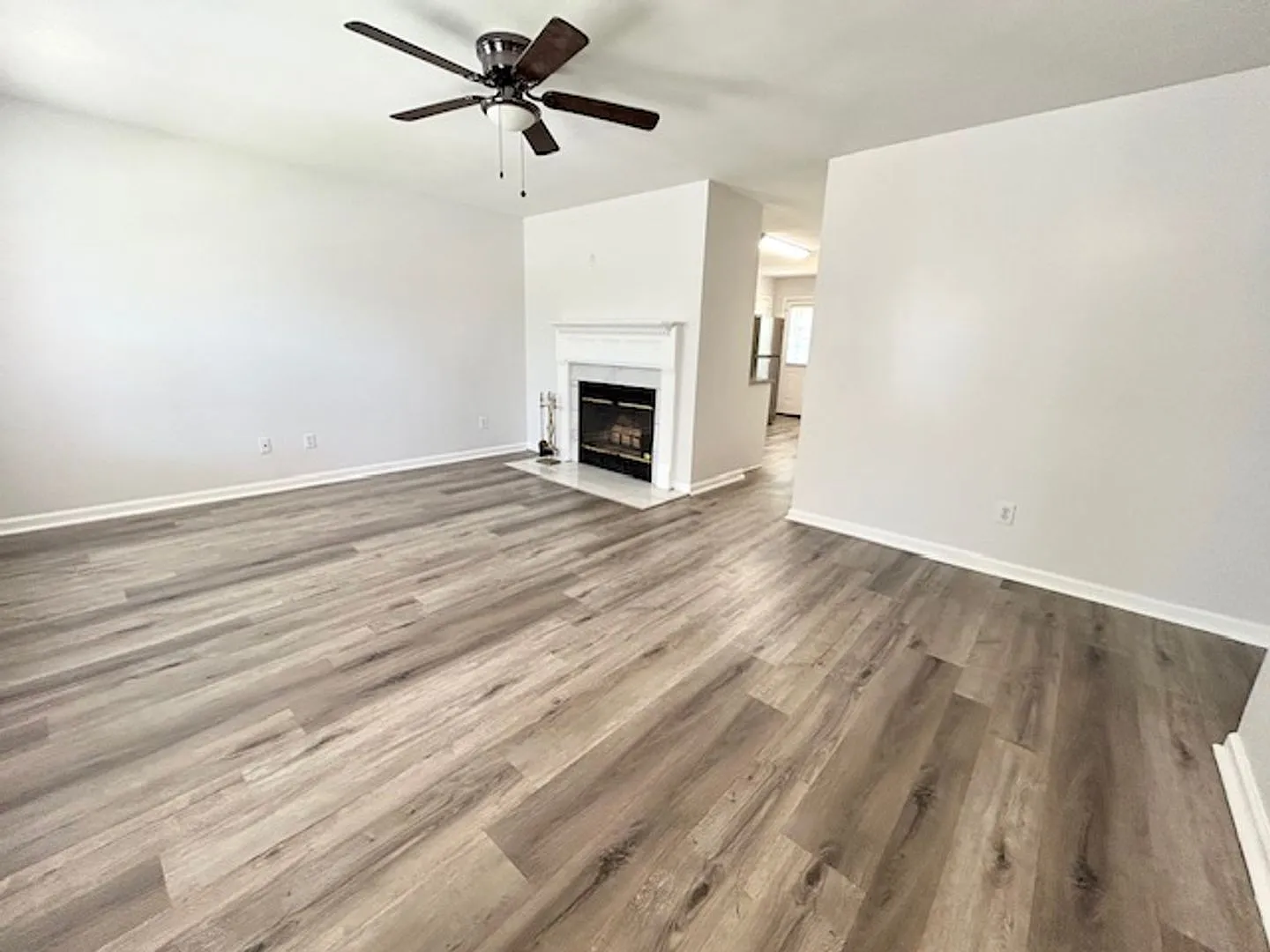 Beautiful 3 Bedroom 2 Bath Home in the Heart of Madison! — Photo 3