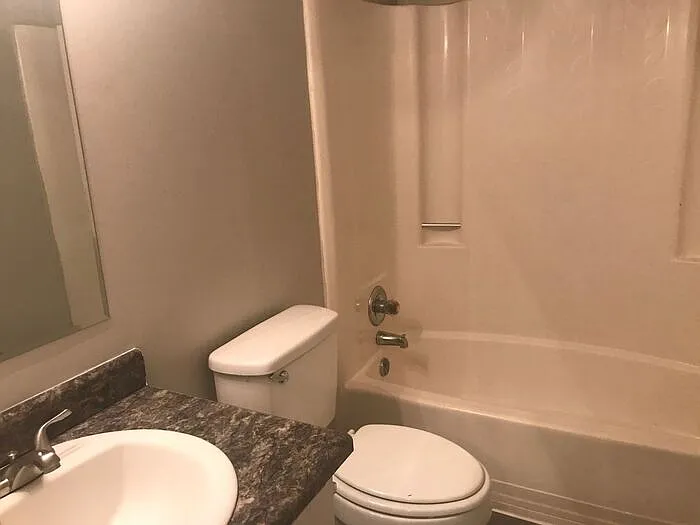 105 Chalet North Ct — Photo 6