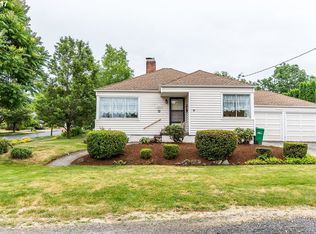 7028 NE Skidmore St, Portland, OR 97218