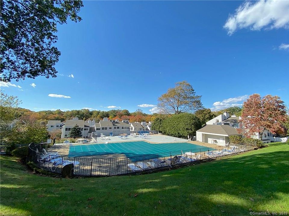 1st image of 156 Rowayton Woods Dr #156