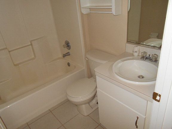 4th image of 12 Palm Leaf Ln