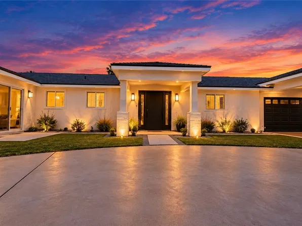 3660 W Robindale Rd, Las Vegas, NV 89139