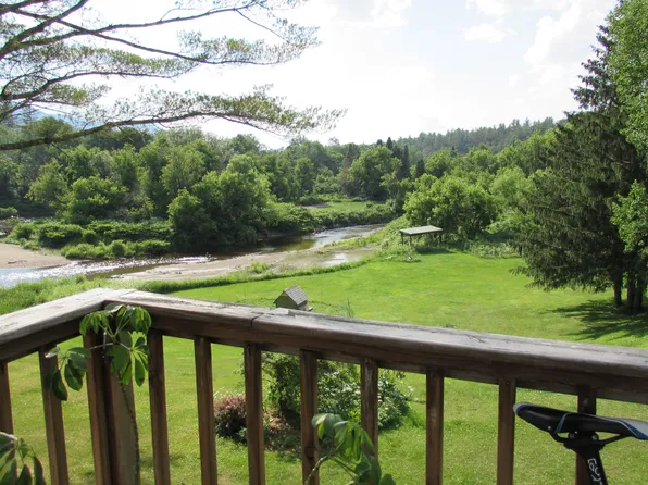 208 Railroad St #3, Johnson, VT 05656
