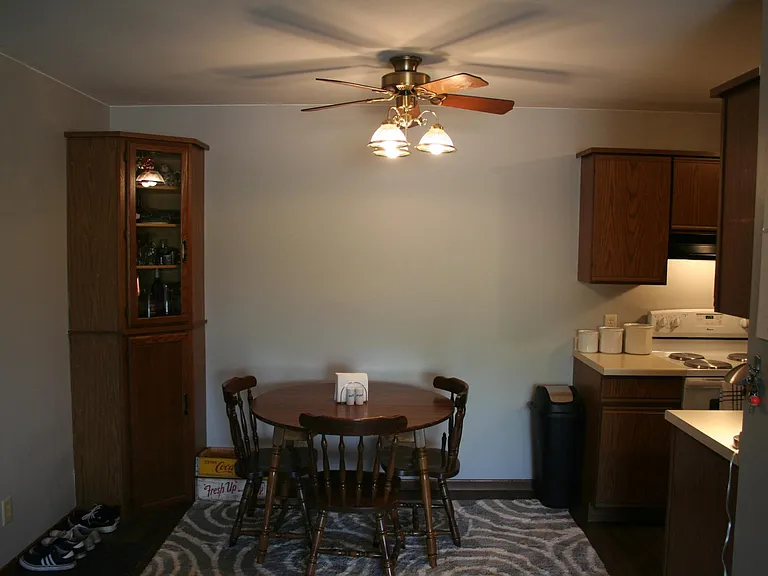 1147 Vogt Dr — Photo 2
