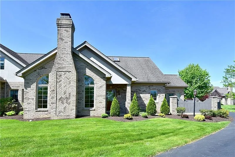 201 Cherry Hill Dr photo 1