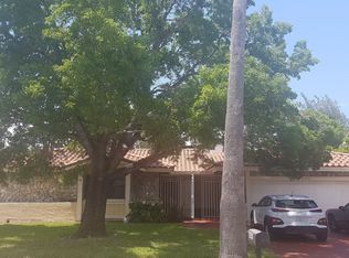 6041 NW 201st Ln, Hialeah, FL 33015