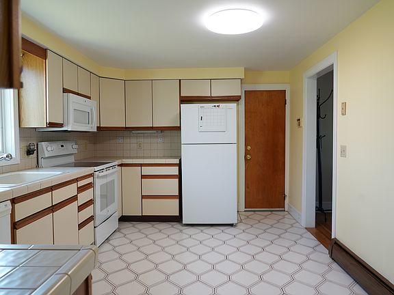 3rd image of 501 Riverside Ave #1