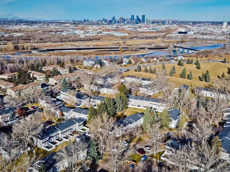 65 Lynnridge Vlg SE — Photo 14