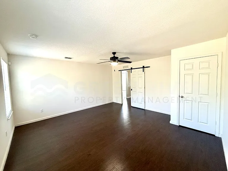 8704 Lake George Cir W — Photo 19