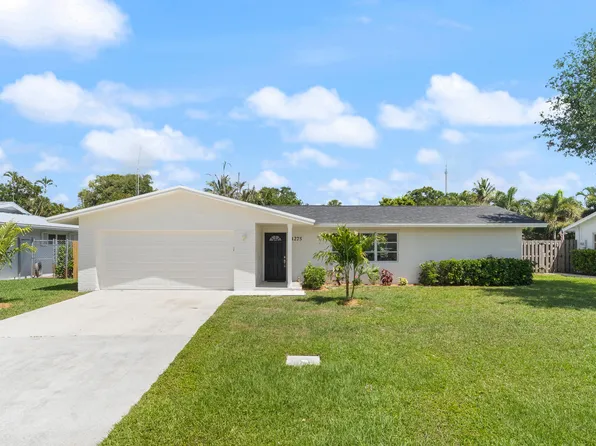 4275 Honeysuckle Avenue, Palm Beach Gardens, FL 33410