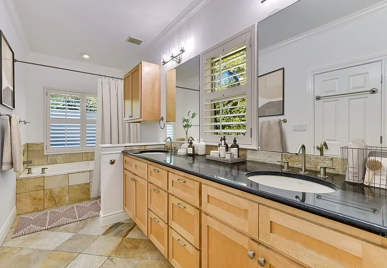 601 Upson St — Photo 10