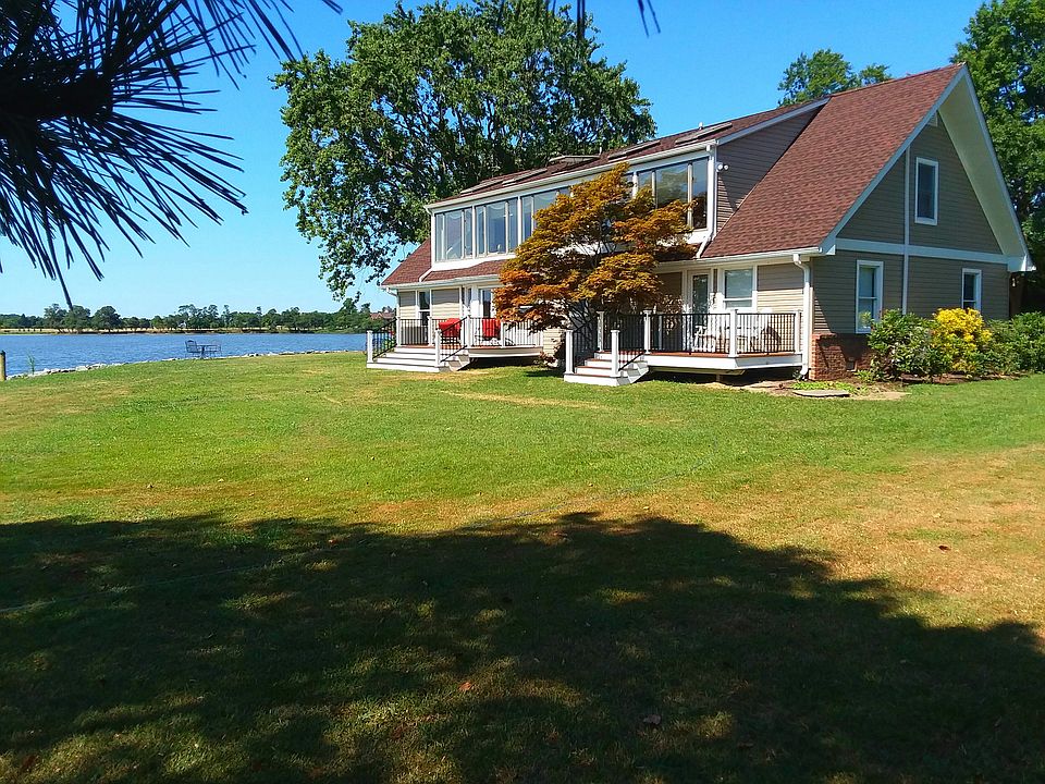 1st image of 403 S Lake Ct