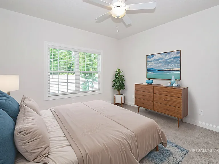 1042 Walker Point Way — Photo 6