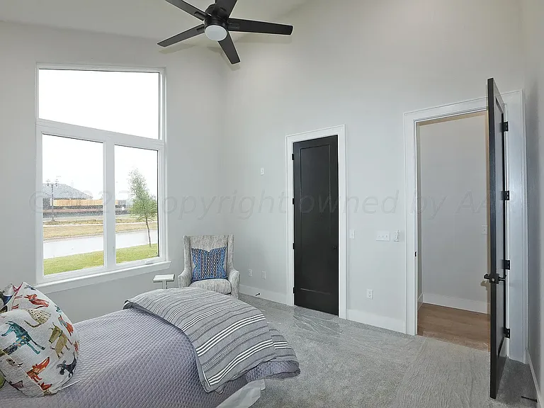 9405 Rockridge — Photo 32