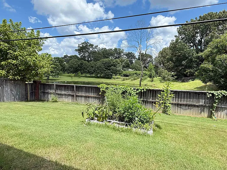 1746 Chadwick Farms Loop N — Photo 35