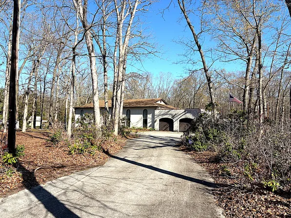 1590 E Elmer Rd, Vineland, NJ 08361