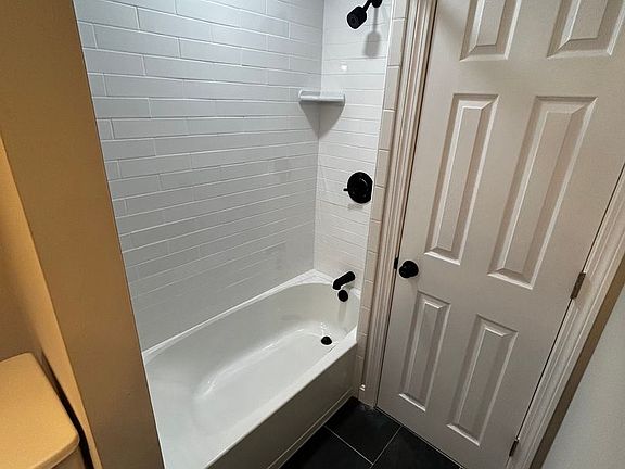 3rd image of 176 Arnold Ave #1