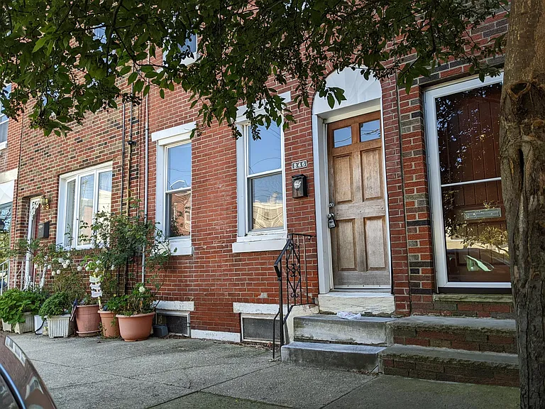 Almond St — Photo 6