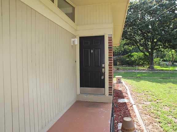 3rd image of 7411 Sharbeth Dr N