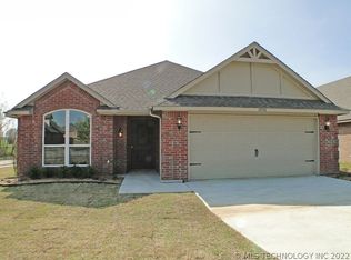 10755 Master Cir, Jenks, OK 74037