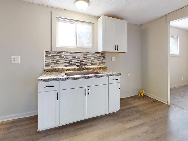 6904 Lorain Ave — Photo 16