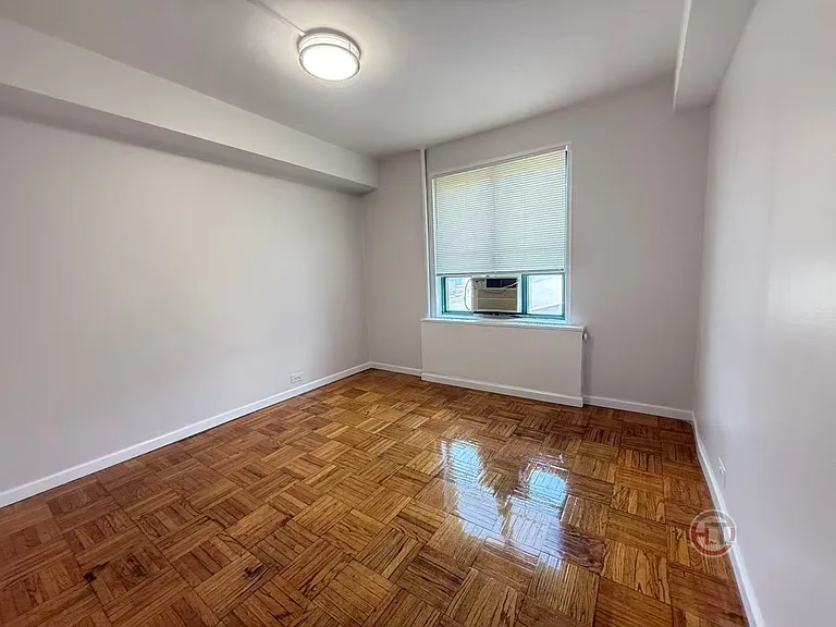 1410 Parkchester Rd #6D — Photo 1
