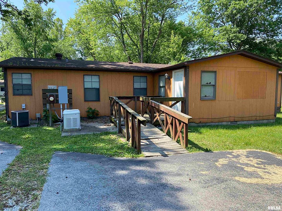 406 E Douglas St, De Soto, IL 62924 Zillow