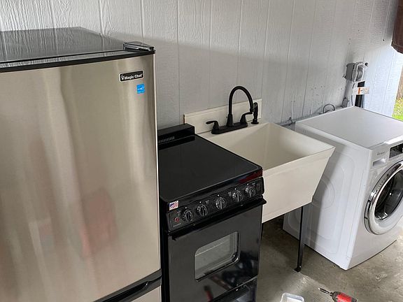 Full "kitchen"