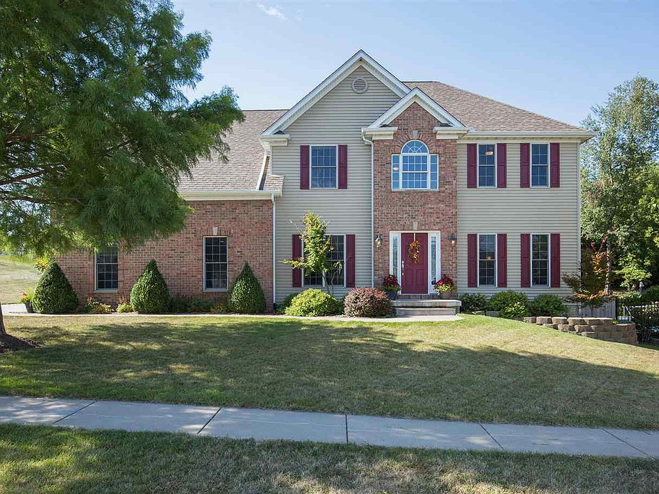 1st image of 303 W 6th Avenue Ct