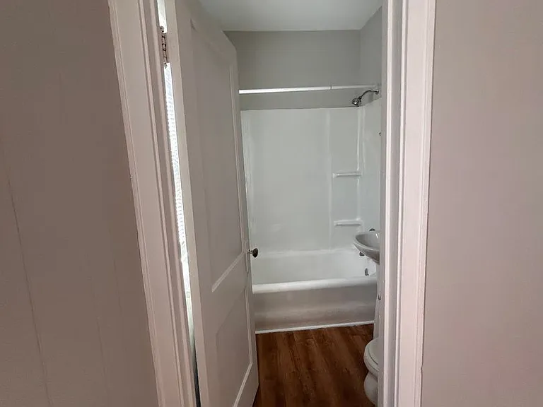 Lower East Side Milwaukee Studio and One bed Apartments- Flexible Lease Terms — Photo 12