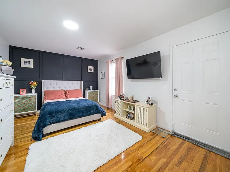 171 Halladay St #2 — Photo 8
