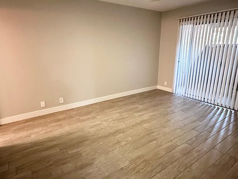 311 W Blackhawk Dr #6 — Photo 9