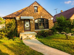 2754 N Carlton Pl, Milwaukee, WI 53210