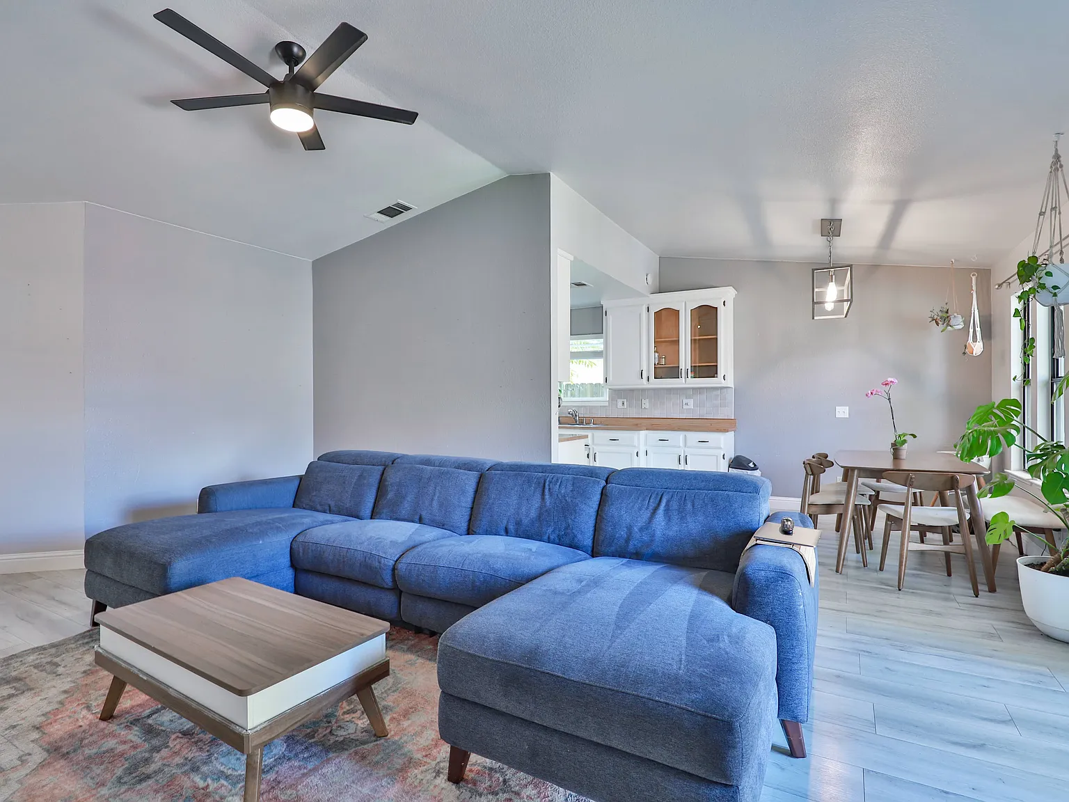 3 bed, 1228 sqft, $2,800 — Photo 2