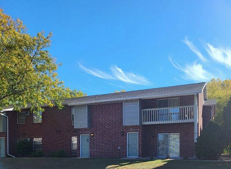 1 bed, 900 sqft, $1,064 — Photo 2