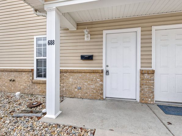 690 E College St #688