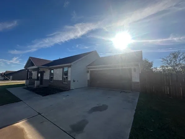2405 Creek Dr, Granbury, TX 76048