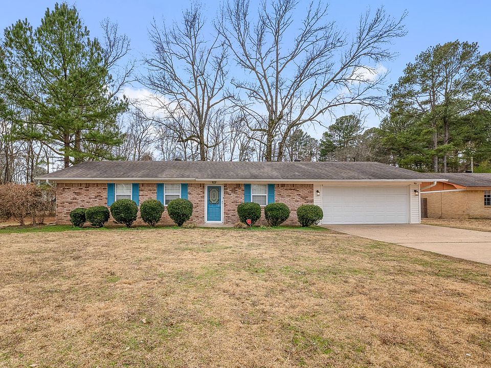 1st image of 104 Quapaw Pl