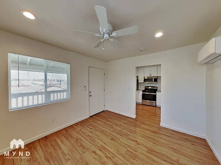 5631 53rd St #3 — Photo 5
