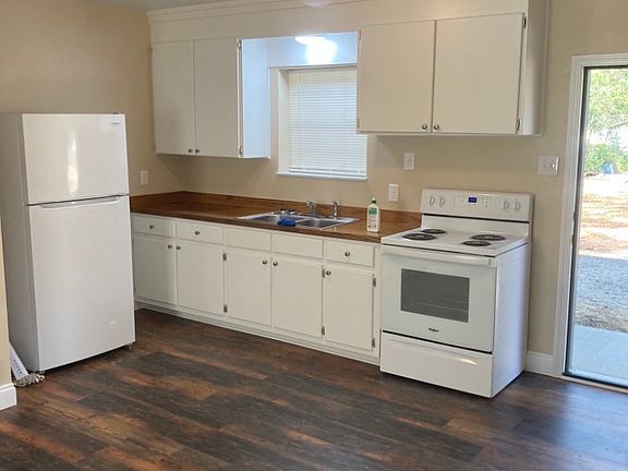 3rd image of 652 E Brock Ave Unit B